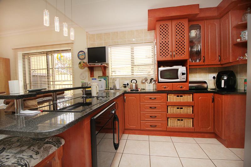 3 Bedroom Property for Sale in Reebok Western Cape